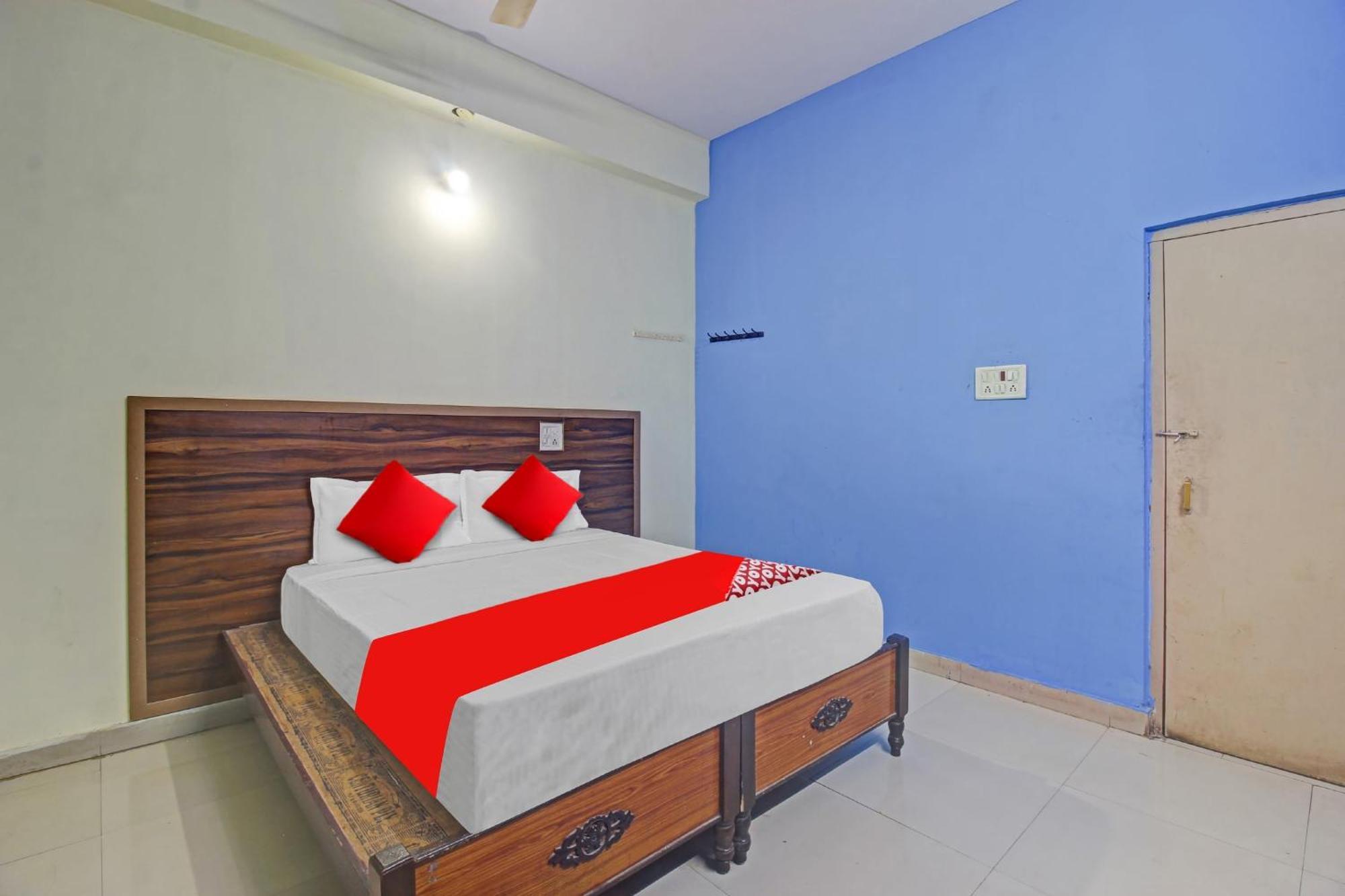 Hotel O Satya Inn Karimnagar Esterno foto